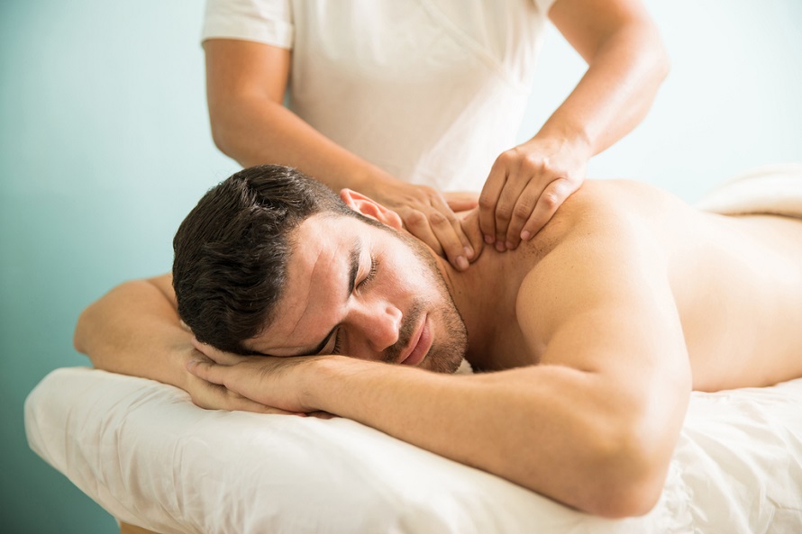 Man-Deep-Tissue-Massage